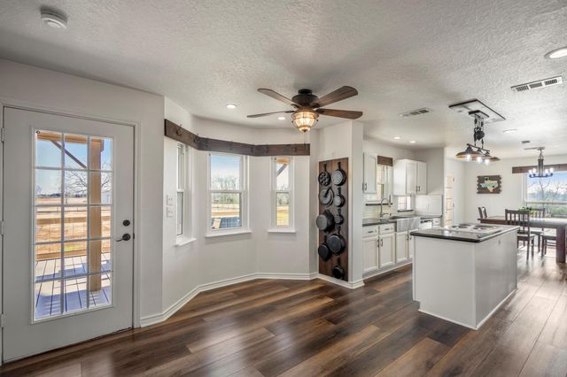 10009 County Road 168, Alvin, TX 77511