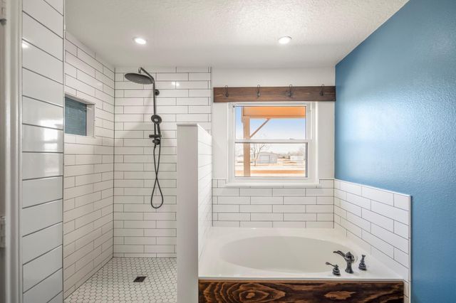 10009 County Road 168, Alvin, TX 77511