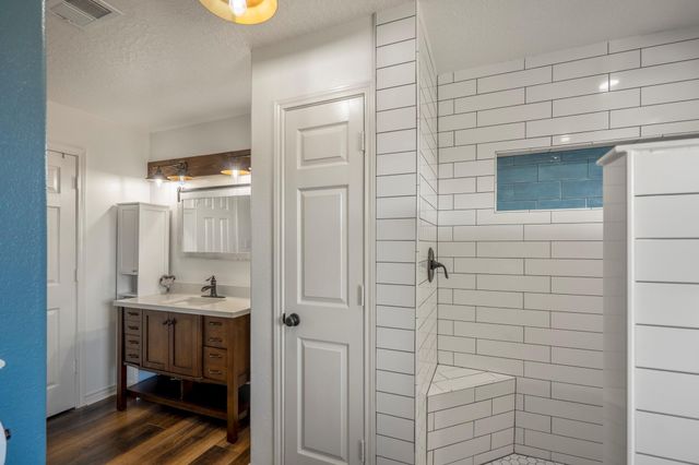 10009 County Road 168, Alvin, TX 77511