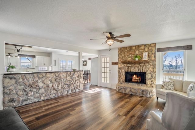 10009 County Road 168, Alvin, TX 77511