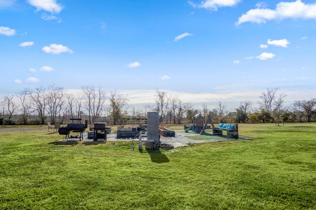 10009 County Road 168, Alvin, TX 77511