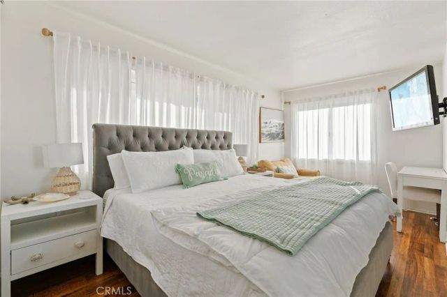 20 Pacific Avenue, Surfside, CA 90743