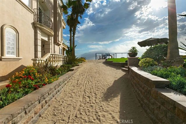 20 Pacific Avenue, Surfside, CA 90743