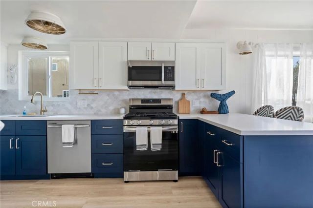 20 Pacific Avenue, Surfside, CA 90743
