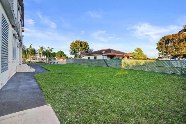 366 W 12th St, Hialeah, FL 33010