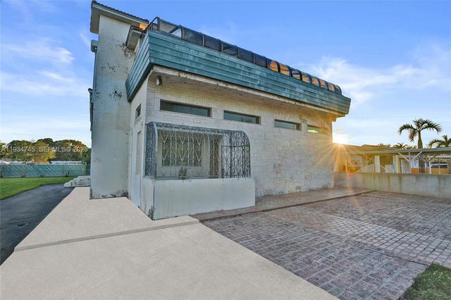 366 W 12th St, Hialeah, FL 33010