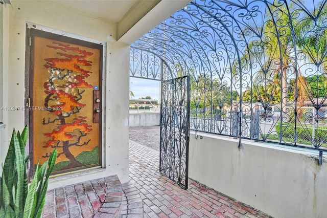 366 W 12th St, Hialeah, FL 33010