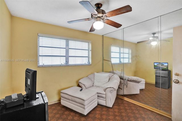366 W 12th St, Hialeah, FL 33010