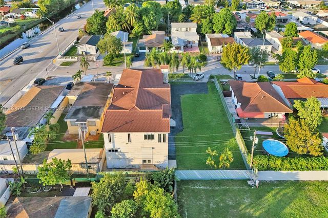 366 W 12th St, Hialeah, FL 33010