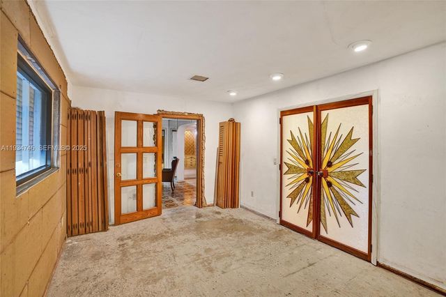 366 W 12th St, Hialeah, FL 33010