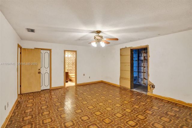 366 W 12th St, Hialeah, FL 33010