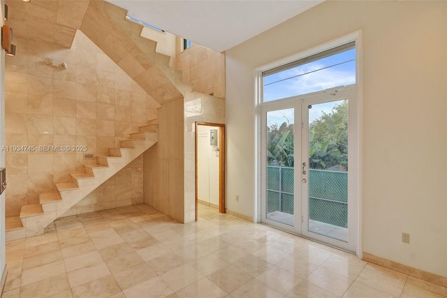 366 W 12th St, Hialeah, FL 33010