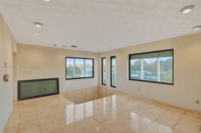 366 W 12th St, Hialeah, FL 33010