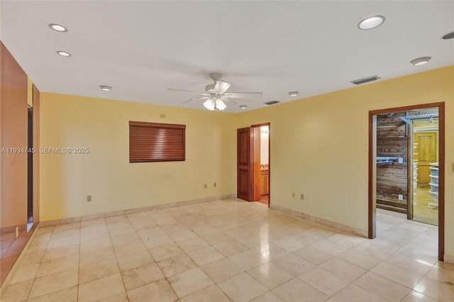 366 W 12th St, Hialeah, FL 33010