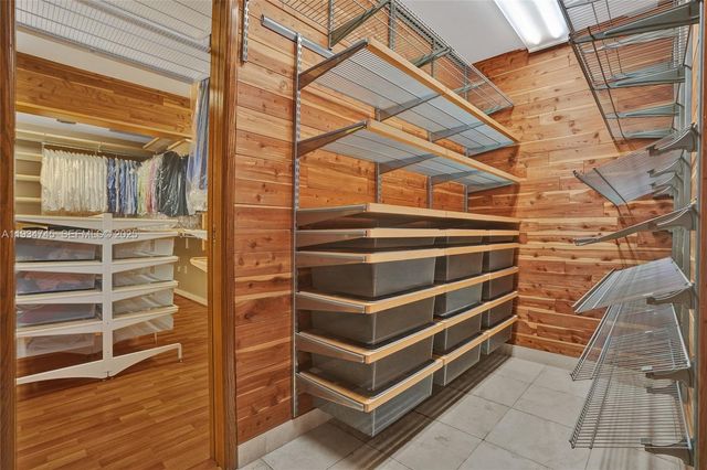 366 W 12th St, Hialeah, FL 33010