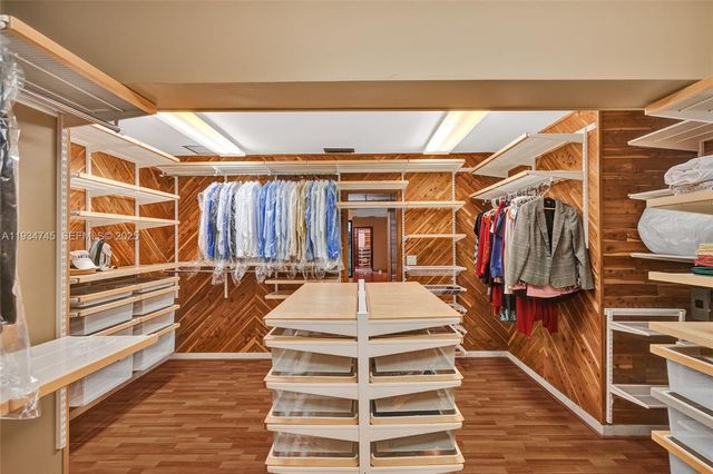 366 W 12th St, Hialeah, FL 33010