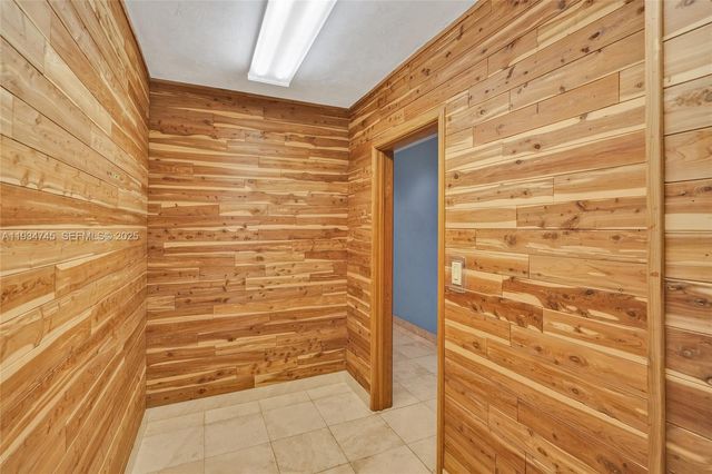 366 W 12th St, Hialeah, FL 33010