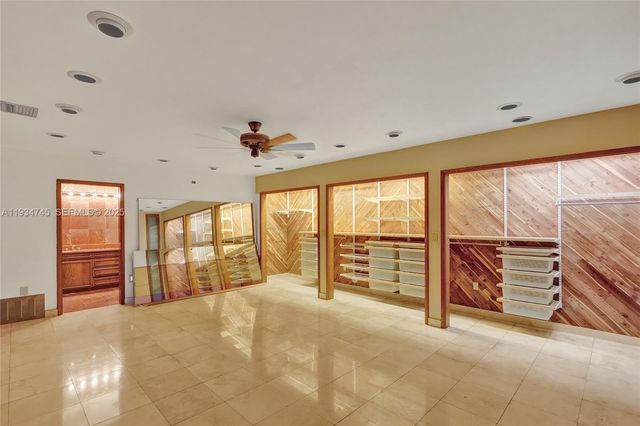 366 W 12th St, Hialeah, FL 33010