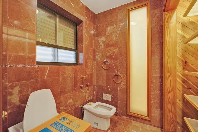 366 W 12th St, Hialeah, FL 33010