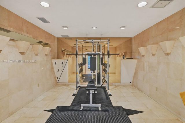 366 W 12th St, Hialeah, FL 33010