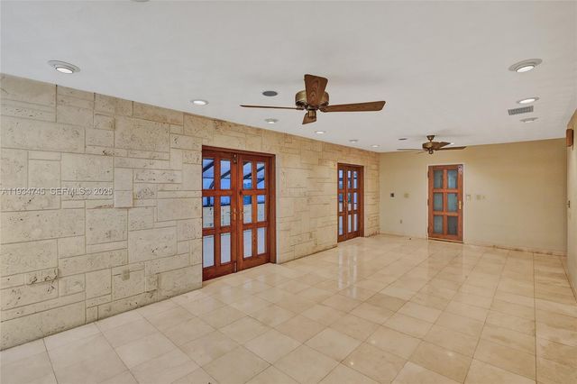 366 W 12th St, Hialeah, FL 33010