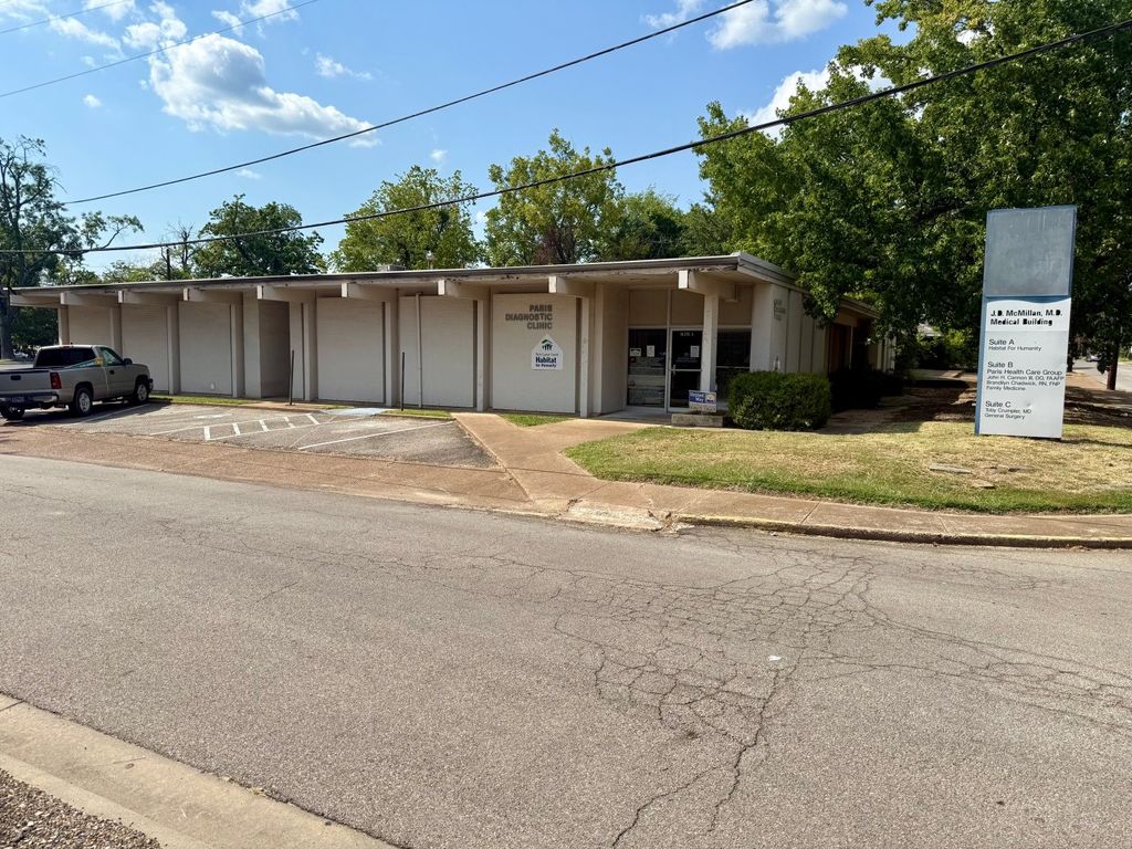 170 8th Street SE, Paris, TX 75460