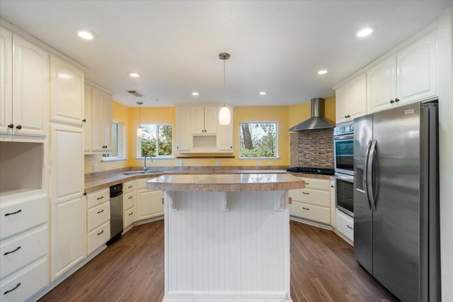 4038 Glen Hollow Lane, Anderson, CA 96007