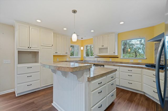 4038 Glen Hollow Lane, Anderson, CA 96007