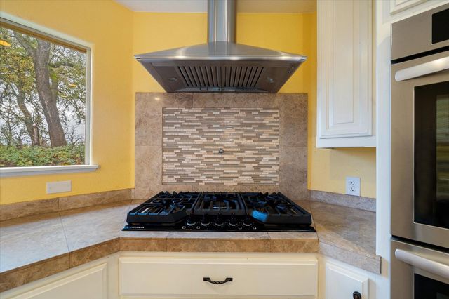 4038 Glen Hollow Lane, Anderson, CA 96007