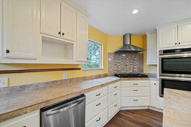 4038 Glen Hollow Lane, Anderson, CA 96007