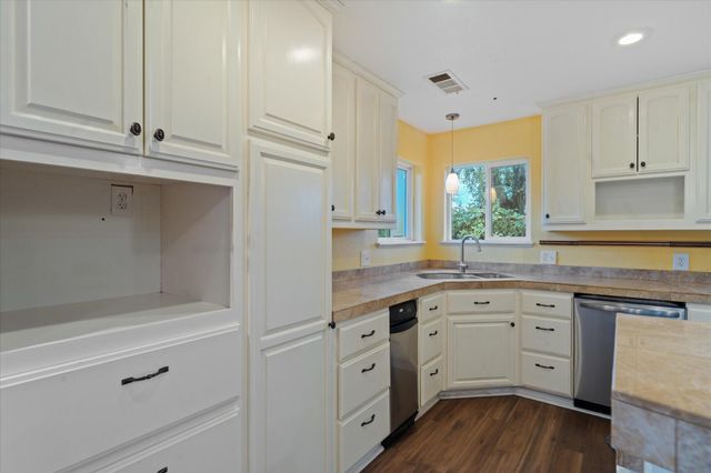 4038 Glen Hollow Lane, Anderson, CA 96007