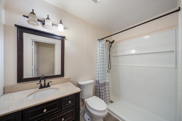 4038 Glen Hollow Lane, Anderson, CA 96007