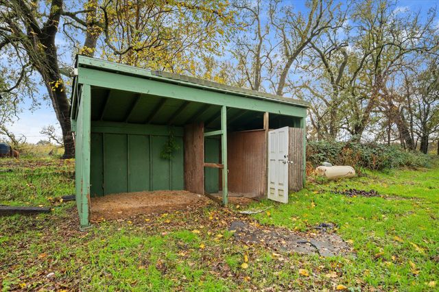 4038 Glen Hollow Lane, Anderson, CA 96007