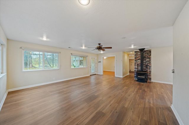 4038 Glen Hollow Lane, Anderson, CA 96007