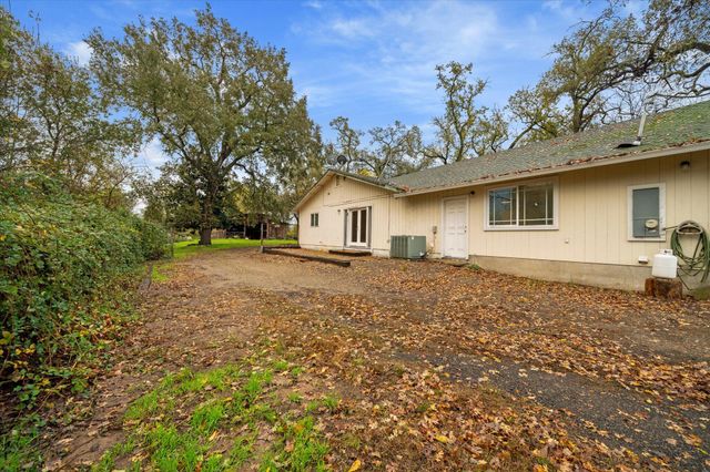 4038 Glen Hollow Lane, Anderson, CA 96007