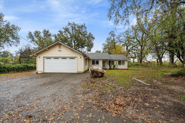 4038 Glen Hollow Lane, Anderson, CA 96007