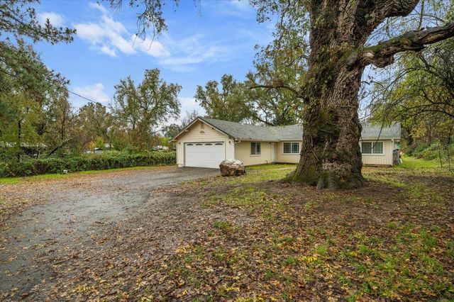 4038 Glen Hollow Lane, Anderson, CA 96007