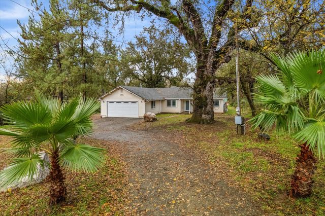 4038 Glen Hollow Lane, Anderson, CA 96007