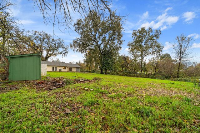 4038 Glen Hollow Lane, Anderson, CA 96007