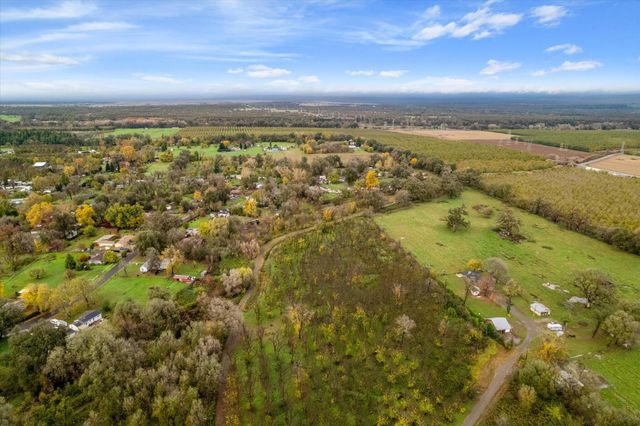 4038 Glen Hollow Lane, Anderson, CA 96007