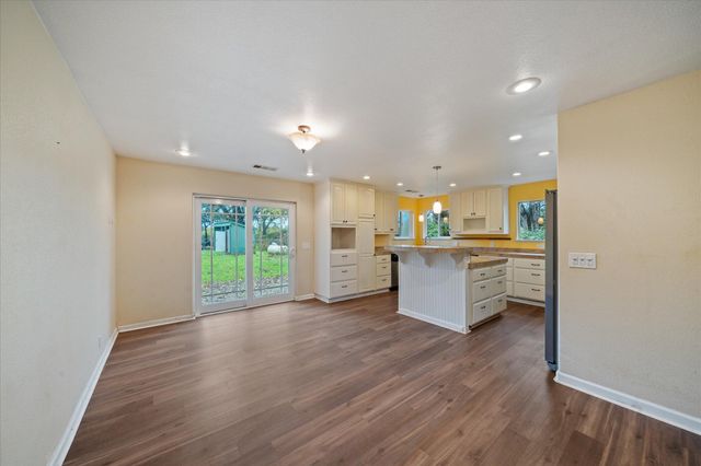 4038 Glen Hollow Lane, Anderson, CA 96007