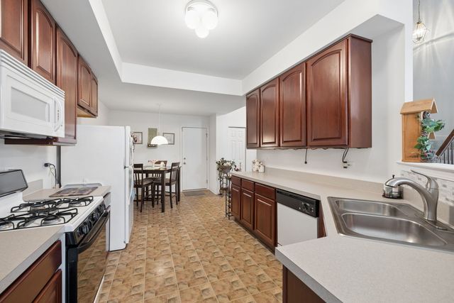 16532 S Windsor Lane, Lockport, IL 60441