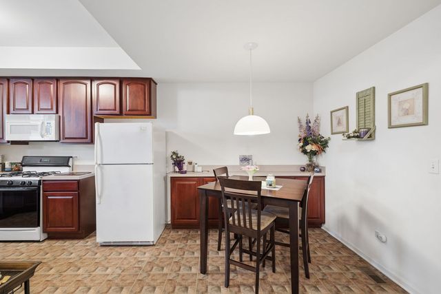 16532 S Windsor Lane, Lockport, IL 60441