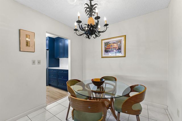 1210 S Drive Circle D, Delray Beach, FL 33445