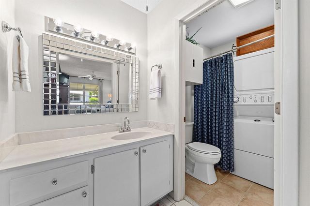 1210 S Drive Circle D, Delray Beach, FL 33445
