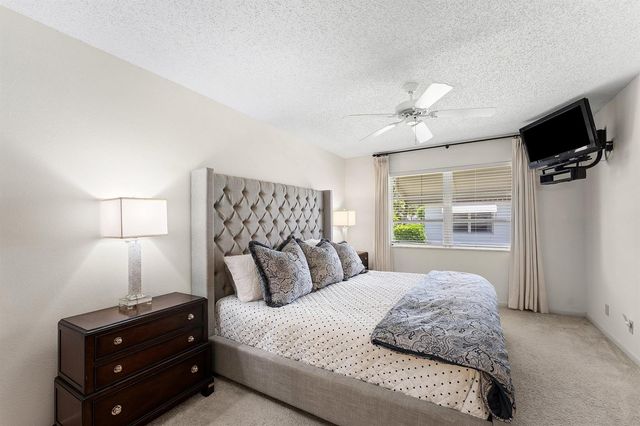 1210 S Drive Circle D, Delray Beach, FL 33445
