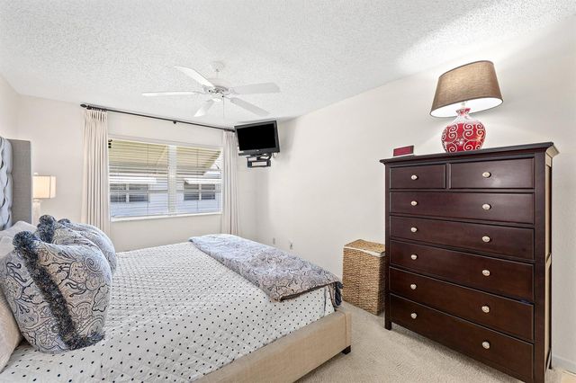 1210 S Drive Circle D, Delray Beach, FL 33445