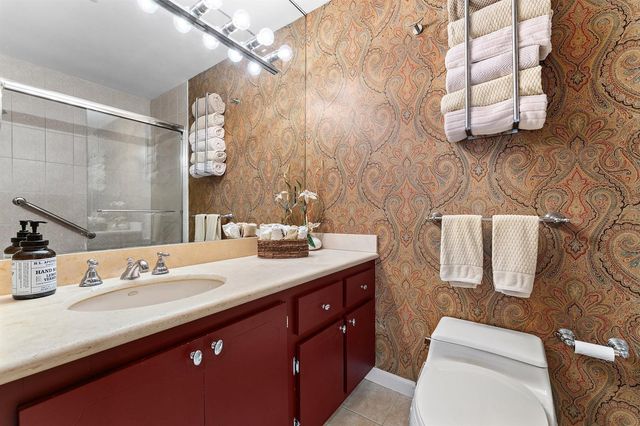 1210 S Drive Circle D, Delray Beach, FL 33445