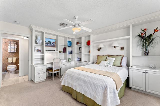 1210 S Drive Circle D, Delray Beach, FL 33445
