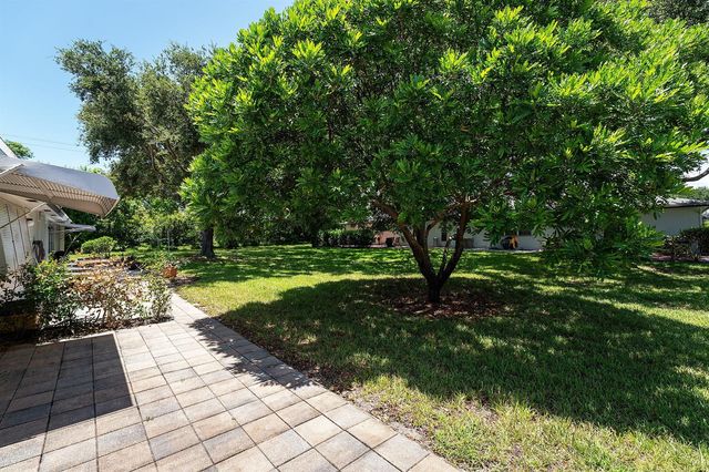 1210 S Drive Circle D, Delray Beach, FL 33445